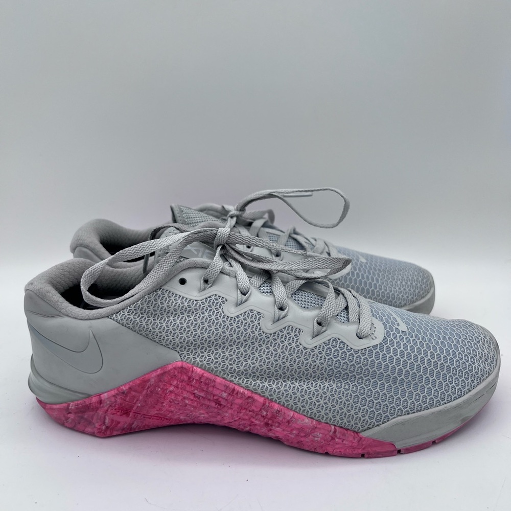 Nike Womens Metcon 5‎ AO2982-004 Gray Running Shoes Sneakers Size 8